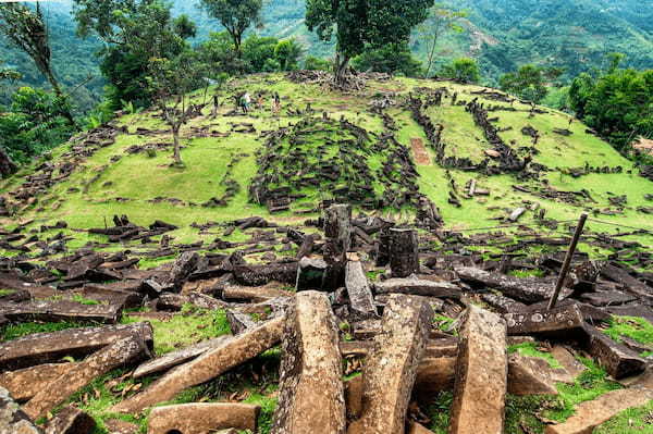 超古代文明の証拠?アマゾンの密林にそびえる400m級“人工ピラミッド”疑惑!地元部族が崇める聖山「セロ・エル・コノ」の正体とは?
