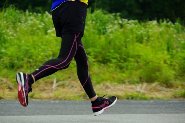 雨の日のランニング方法！おすすめの服装&装備や転倒の注意点について解説！