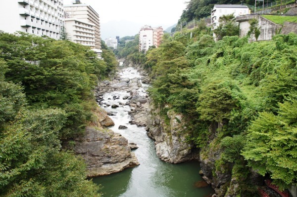 街歩きが楽しい温泉街10選｜北海道から九州までおすすめのエリア＆観光スポットを紹介