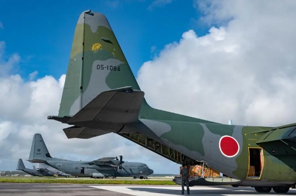 航空自衛隊C-130が参加 人道支援任務「クリスマス・ドロップ作戦」
