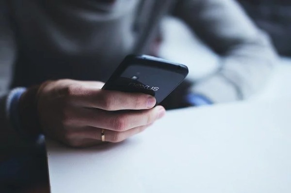 これって故障?スマホが充電できない時の原因を解明、5つの対処法もご紹介!