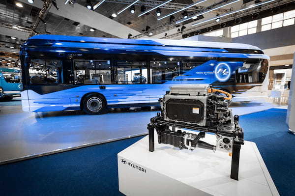 ヒョンデとIVECOが水素燃料電池バスを発表しゼロ・エミッションの拡大を目指す