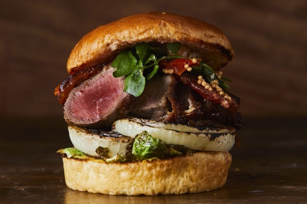 【新店OPEN】1日3食限定！「J.S. BURGERS CAFE」神戸カムバックを記念した超豪華＜神戸牛カツ＞バーガー限定販売！神戸ハーバーランドumieに2月11日（土）オープン