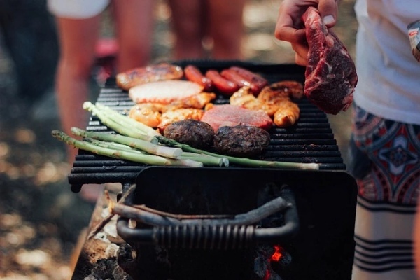 バーベキューにぴったり!玉ねぎ丸ごとホイル焼きが簡単・おいしい・やみつき!