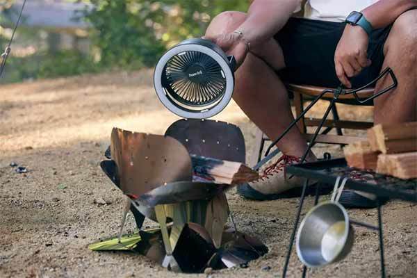 真夏のキャンプを快適にする『PowerArQ Fan Light サーキュレーター』