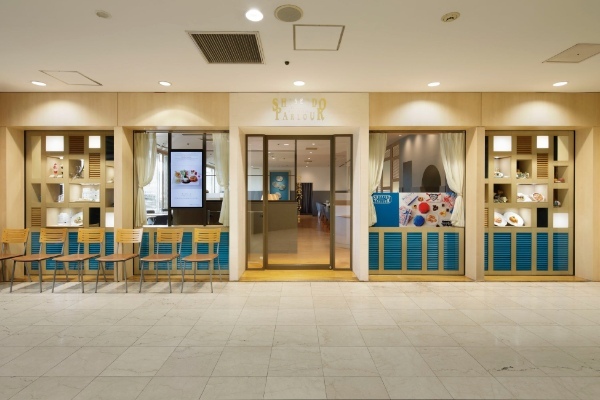 新緑まぶしい爽やかな初夏のひとときを資生堂パーラーで。瀬戸内レモンをふんだんに取り入れた彩り豊かなひと皿を味わう