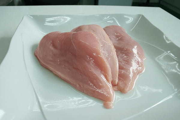 鶏肉のことをなぜ「かしわ」というの？鳥だけではない、植物の名前が付いたお肉の謎