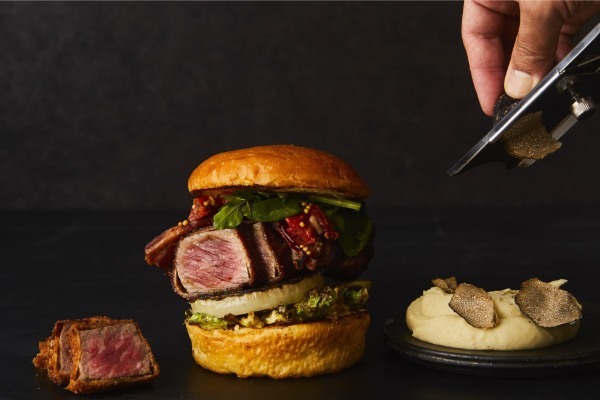 【新店OPEN】1日3食限定！「J.S. BURGERS CAFE」神戸カムバックを記念した超豪華＜神戸牛カツ＞バーガー限定販売！神戸ハーバーランドumieに2月11日（土）オープン