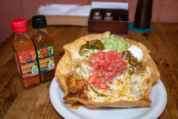 アメリカ軍人に人気のメキシコ料理店「マイクス」に行ってきた