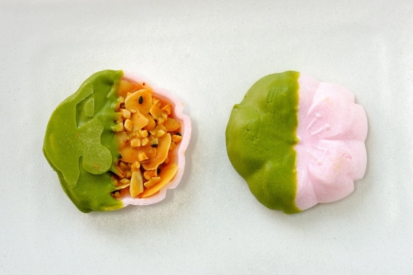 春の色と香りを感じて・・・抹茶や桜のお菓子などはいかが?銀座三越、“いまだけ”の美味しさを取り揃えました!