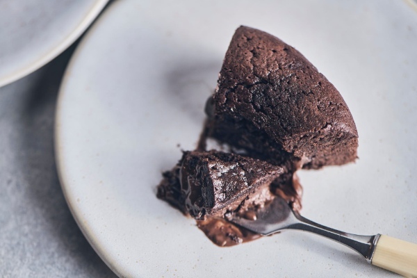 創業42年を誇るチョコレート会社から“やめられないチョコレート体験”を提供する新ブランドMaison Bromagee誕生「禁断の幸せフォンダンショコラ」と「禁断の幸せテリーヌショコラ」を発売