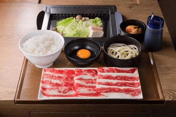 【ひとり鍋シリーズ番外編】1月24日(火)”すき焼きの日”限定！990円でお肉・ごはん・キムチ・生卵が60分食べ放題の国産牛すき焼きメニューを渋谷宇田川町店にて先着120名様に販売！