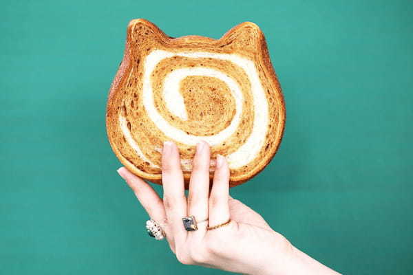 【ねこねこ4月限定商品】毎年人気の母の日限定『ねこねこ食パン カーネーション（いちご味）』が今年もオンラインストアに登場！『ねこねこ食パン コーヒー牛乳』『ねこねこ食パン バナナみるく』も新発売
