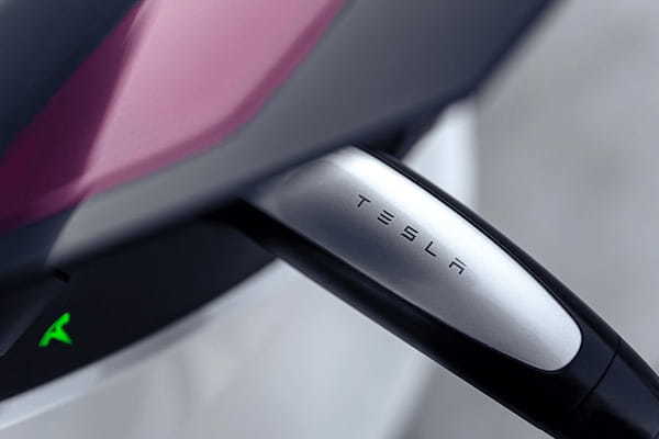 米国で広がる「EVチャージステーションの輪」と「テスラ方式との互換性」の知恵