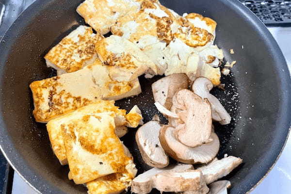 素材の美味しさ引き立つ「豆腐と小松菜の旨炒め」 肉なしでもメインを張るおかず