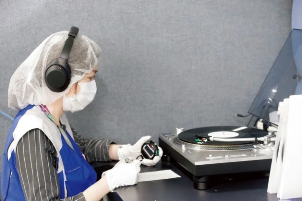 一貫生産で高音質! ソニーミュージックのレコード工場に潜入!