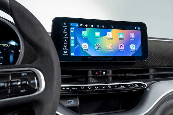 アバルト初のEV「500e」 EVなのにレコードモンツァのエキゾーストノートを忠実に再現