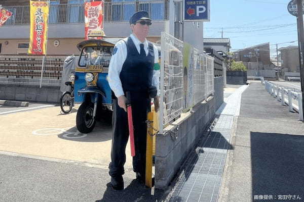 道端に停車したパトカー、車体の5文字にギョッとしたが…　日本一優しい警官に「素晴らしい」の声