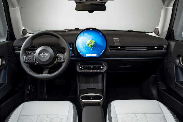 MINI COOPER 10年ぶりのフルモデルチェンジ。EVもラインアップに追加されライフスタイルのトレンド「シンプリシティ」でデザイン