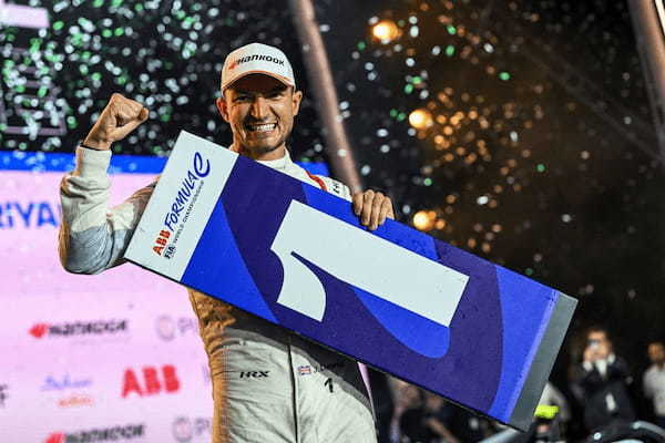 【フォーミュラEシーズン10】第2戦　サウジアラビア　デルイーヤ　前年チャンピオンのジェイク・デニスが強さを発揮して優勝