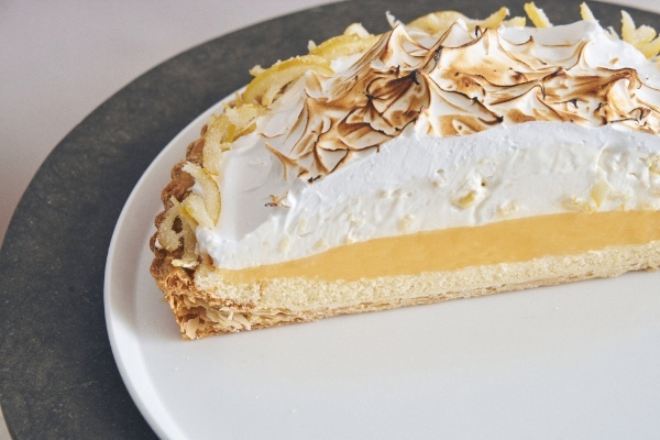 「今日をちょっと特別にする、ケーキ時間。」がテーマのパティスリーカフェにリニューアルオープン!カフェ&ブックス ビブリオテーク 大阪・梅田 4月5日より、心も満たす豊かな新作ケーキ全8種勢ぞろい