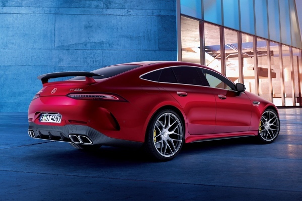 メルセデス4ドアのスーパースポーツカー　AMG GT63 S 4MATIC＋の改良モデル2850万円也を発売