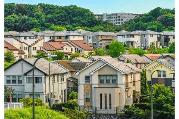 新築より割安&広いが…中古戸建てブームの盲点 耐震性に懸念、リースバックで誤算