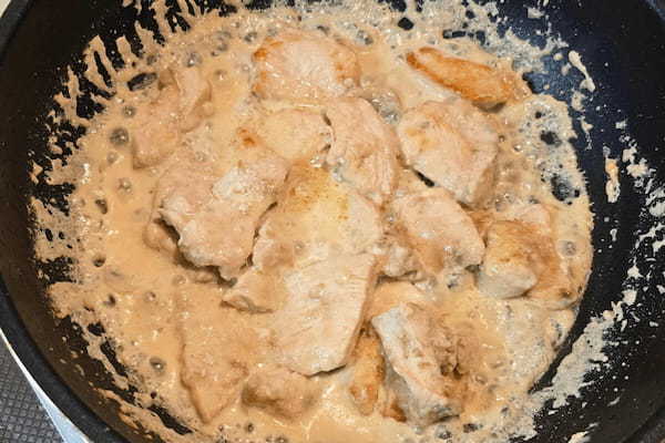 リュウジさんの「鶏むね肉のミルク煮」作ってみたら感動… フランス料理の味わいに