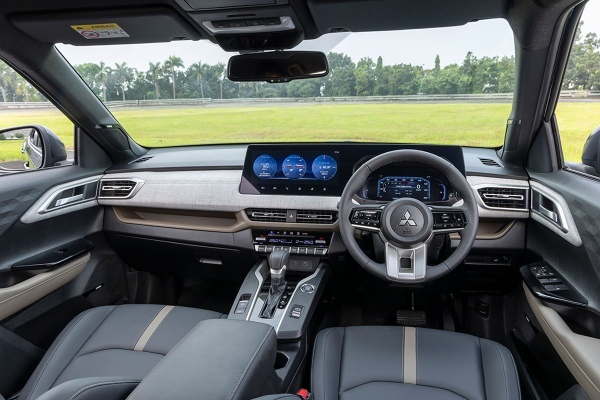 三菱　BプラスサイズのSUV「エクスフォース」をインドネシアで発表