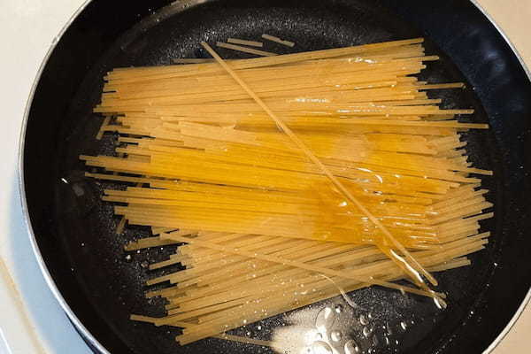 パスタに“あの調味料”を入れるなんて… コク旨でピリ辛の「アラビアータ風」が完成
