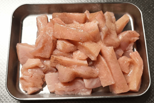 鶏胸肉の包み焼き・下味