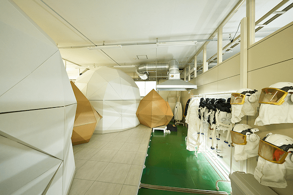 組立式ダンボール製の基地で、宇宙での生活を体験。東洋製罐と極地建築家・村上祐資さんらが開発【宇宙ビジネスニュース】