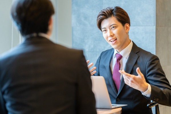 第二新卒が大企業に採用される可能性は？中途採用は？採用されやすい業界や会社は？