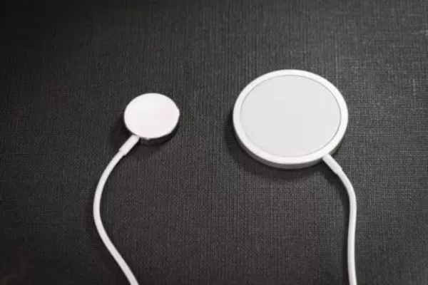 iPhone15にもついてるmagsafe！ 機能の概要やおすすめの対応充電器を紹介