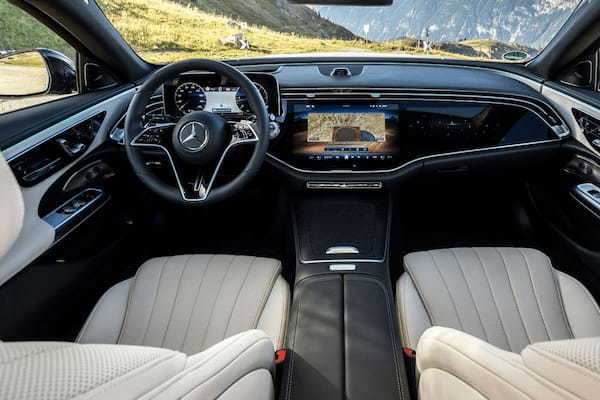 メルセデス・ベンツ E300 ExclusiveのISG搭載セダン、ワゴンと新型「E 220 d 4MATIC All-Terrain」を追加発売