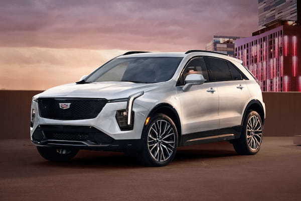 キャデラック　アメリカンラグジュアリーSUV XT4 最終モデルを発売