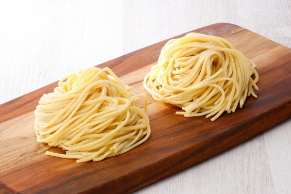 【ガスト】生パスタ・2種のハンバーグ・小皿料理が新登場!『春のグランドメニュー大改革』