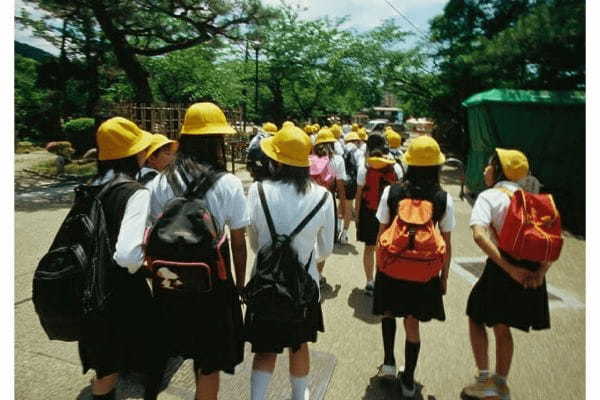 修学旅行、教員が8万円を徴収される、自腹分の経費も…旅行中は実質24時間勤務