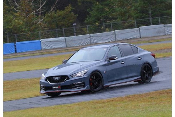 【I LOVE Custmizing】究極の狼セダン、NISMOパーツで一段とスパイシーに変身した日産スカイラインNISMOの刺激世界