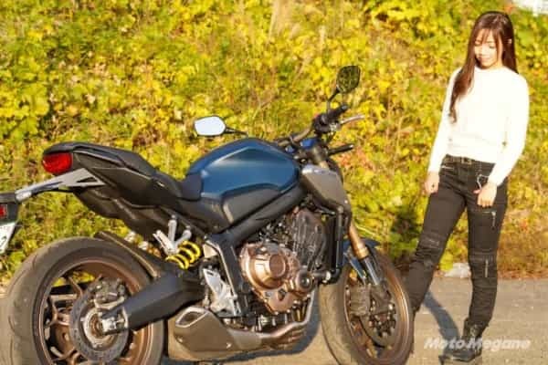 400クラスの車格で95馬力！ CB650Rにバイク女子が試乗