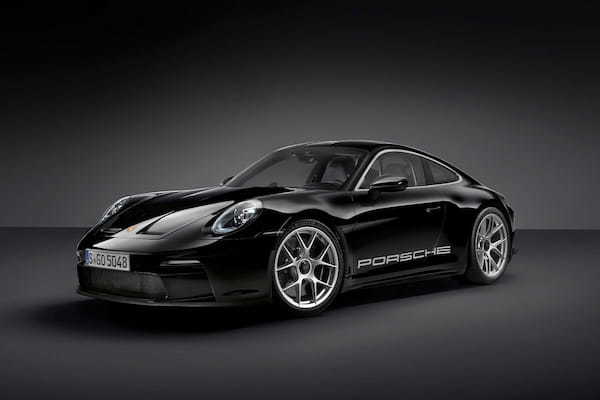ポルシェ911 シリーズ最軽量「911 S/T」は、 自然吸気525馬力ボクサーエンジン搭載の60周年記念モデル