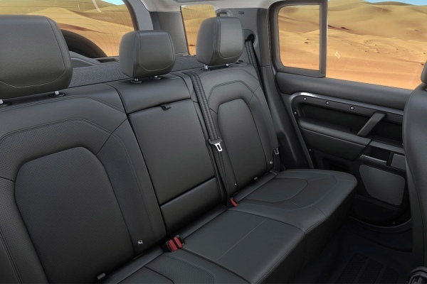 「DEFENDER EASTNOR DARKEDITION(ディフェンダー イースナー ダーク エディション)」を、限定170台で受注開始
