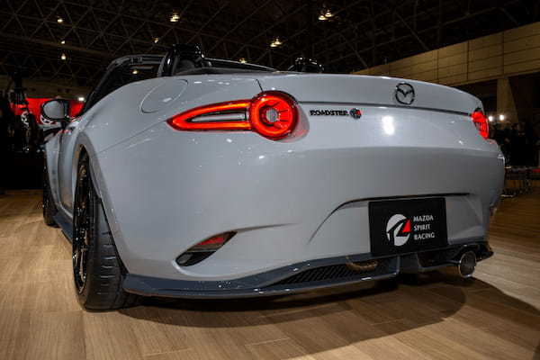 マツダ、ロードスターに2.0Lエンジンを積んだソフトトップモデルのコンセプトカーを披露