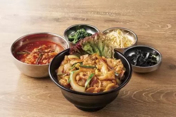 「スンドゥブ 中山豆腐店」で体の中から温まる新メニュー、「クッパ」「温麺」など