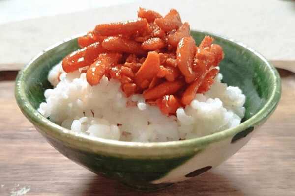 「柿の種のオイル漬け にんにくラー油」