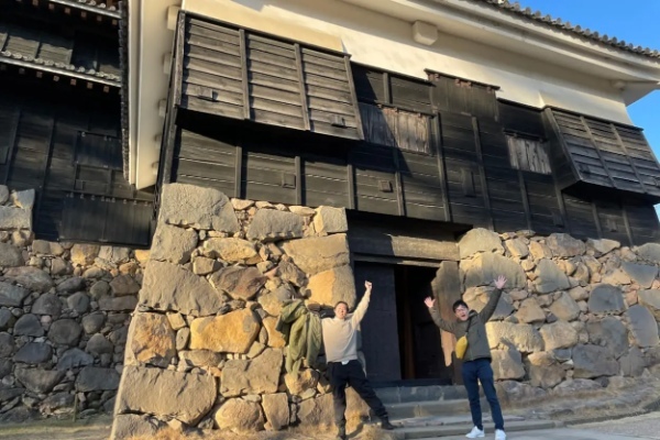 松江が誇る地酒「李白」の蔵元が松江のグルメ・酒場・観光スポットを完璧ナビゲート！ 最高の1泊2日松江酒旅プラン完成!? きき酒師の漫才師「にほんしゅ」が巡る山陰・松江！（前編）