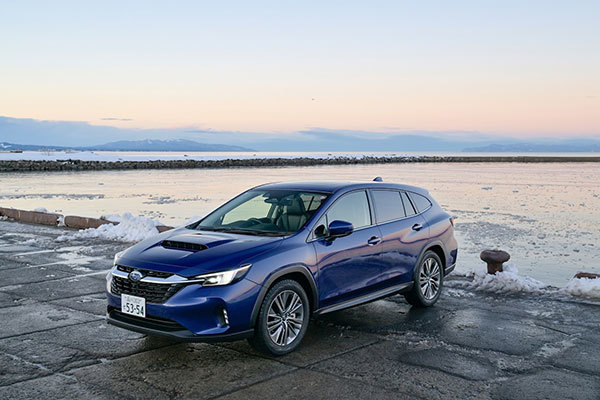 SUBARU 力強いストロングハイブリッドのクロストレックと上質なレイバックで雪上ドライブ【試乗記】