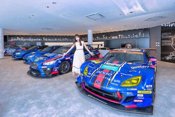 EJ20有終の美をお手元に!大好評のKYOSHO MINI CAR & BOOK、最新号はSUBARU WRX STI NBR CHALLENGE 2022!【モデルカーズ】