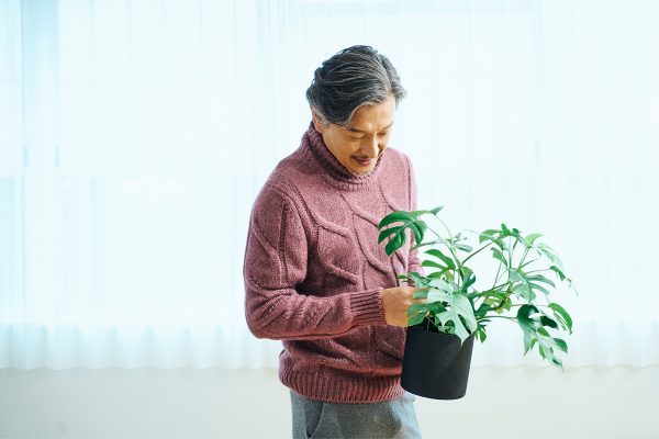 お洒落かつ小顔に見える週末目線なタートル選び