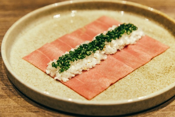 「焼肉うしごろ」が提案する“美食ホルモン”の2号店『焼肉ホルモン うしごろ 銀座店』2023年3月10日(金)グランドオープン